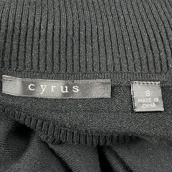 Cyrus Women's Knit Turtleneck Sweater Small Black Fringe Hem Boxy Oversized Top - Picture 9 of 11